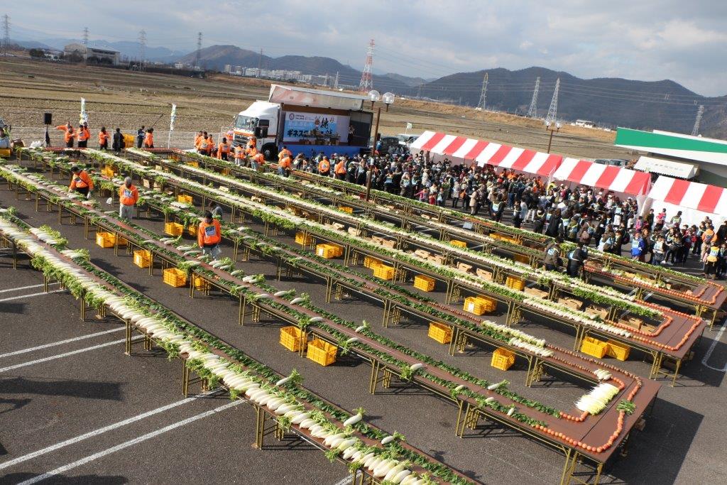ＪＡぎふ合併１０周年記念企画<br>「最も長い野菜の列」ギネス世界記録に認定！